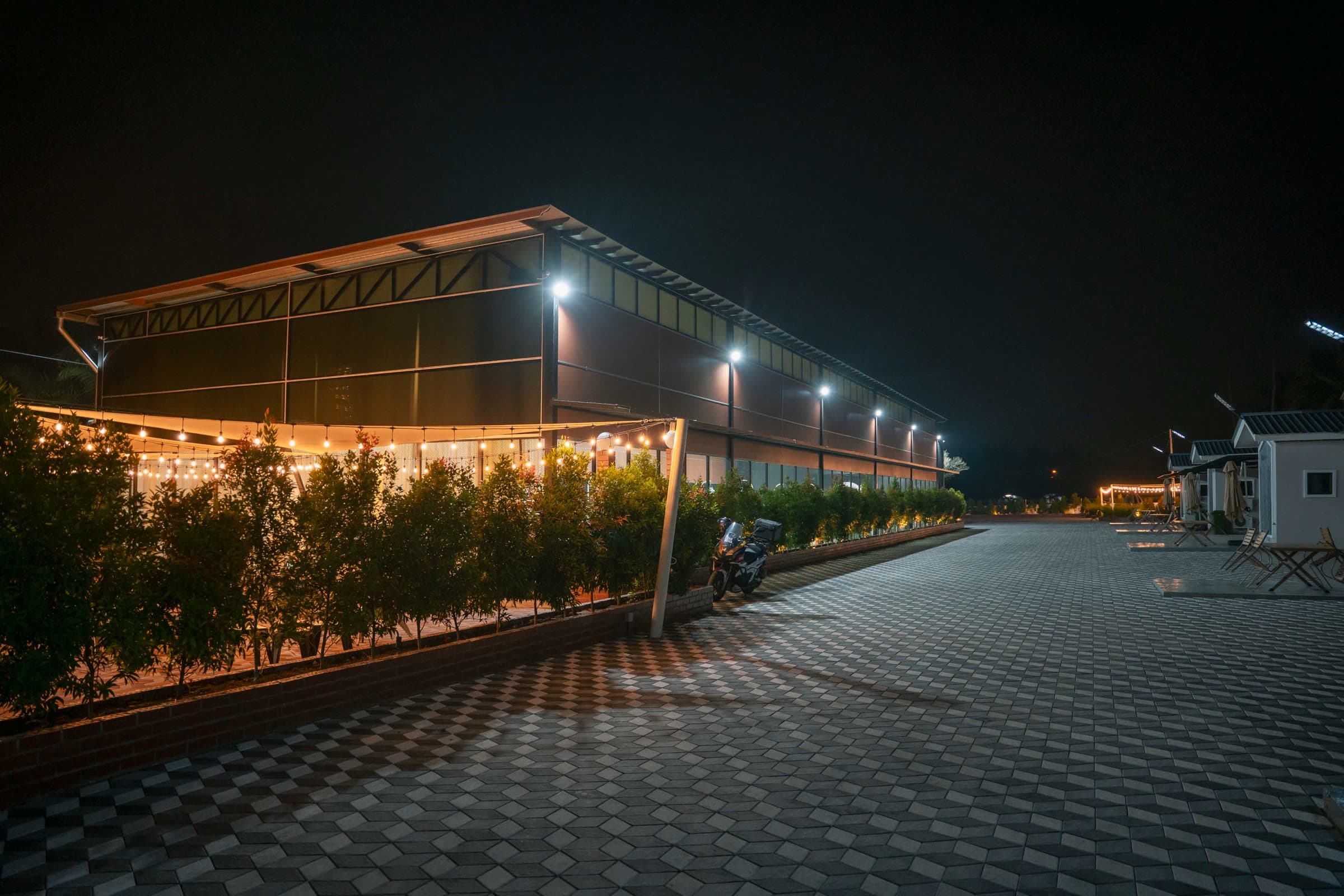 Rumbia Event Space pada waktu malam