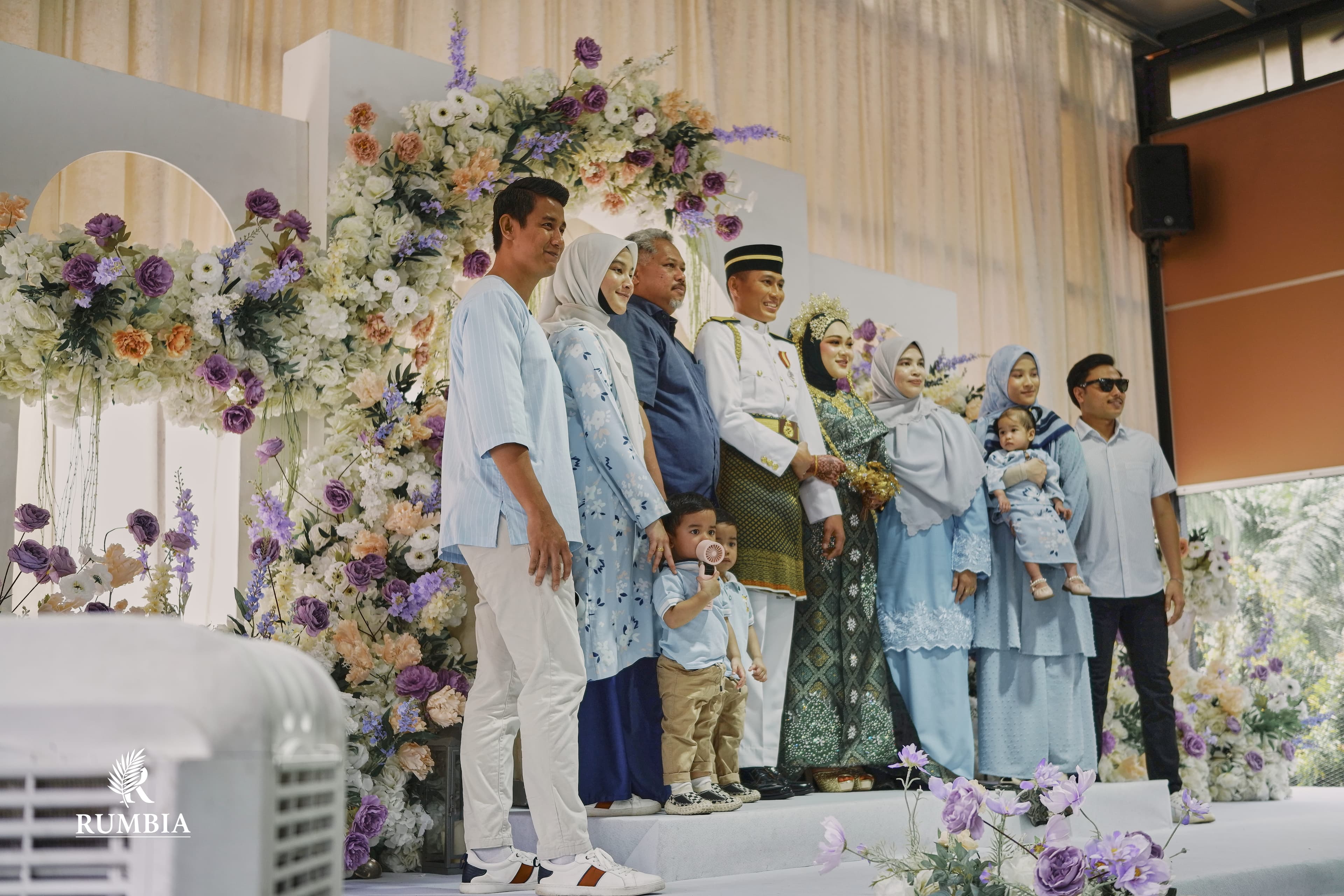 Bersama keluarga